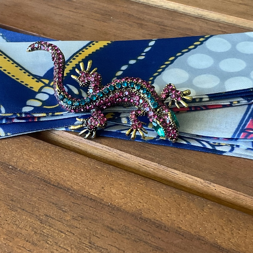 Vintage Rhinestone Lizard Brooch with Scarfs set